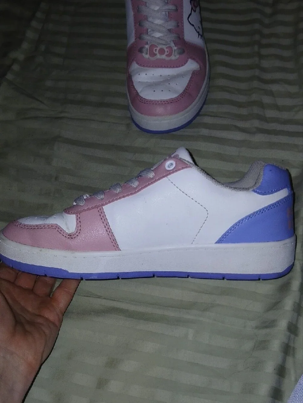 Womens Pink & Purple Hello Kitty Low Top Sneakers Sz: 8